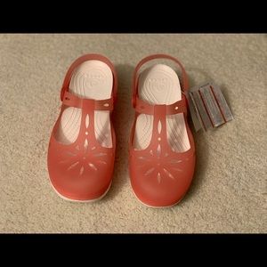 Crocs Carlie Cutout Clog relaxed fit size 7